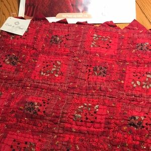 Brand new king size quilt and king shams.